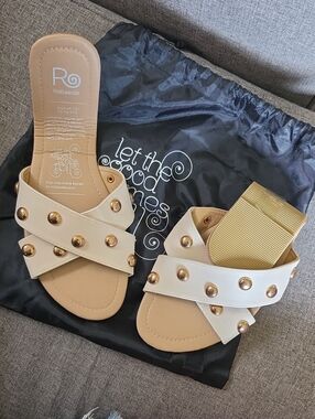 Rollasole Foldable Travel Cream Slide Sandals with Gold Stud Accents